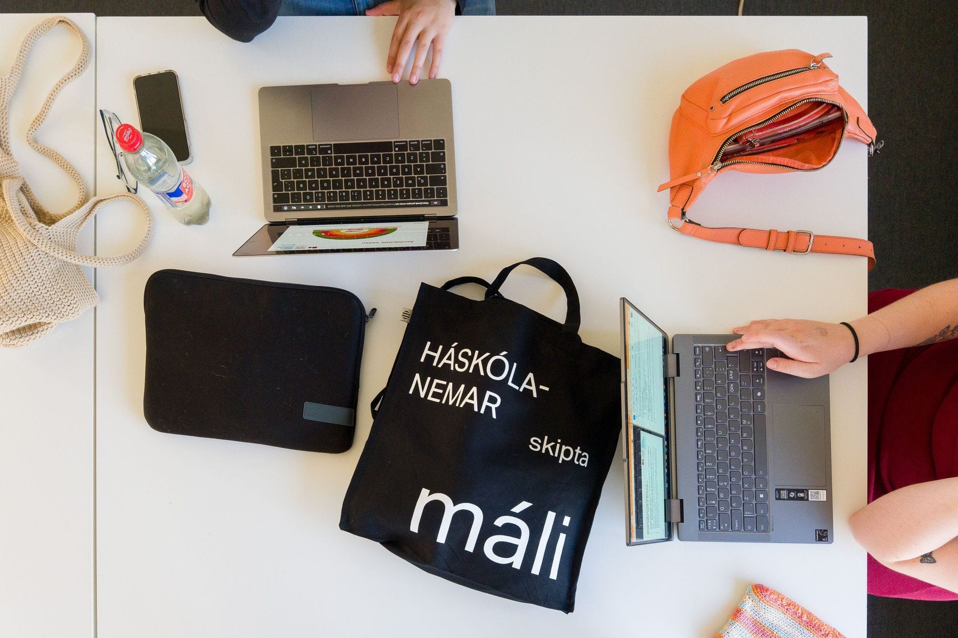 Háskólanemar skipta máli poki